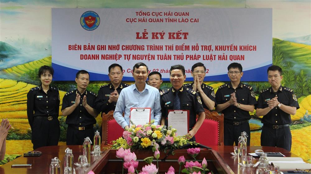 Cục Hải quan Lào Cai: không ngừng đổi mới, đồng bộ cải cách hành chính, công tác phòng chống buôn lậu.